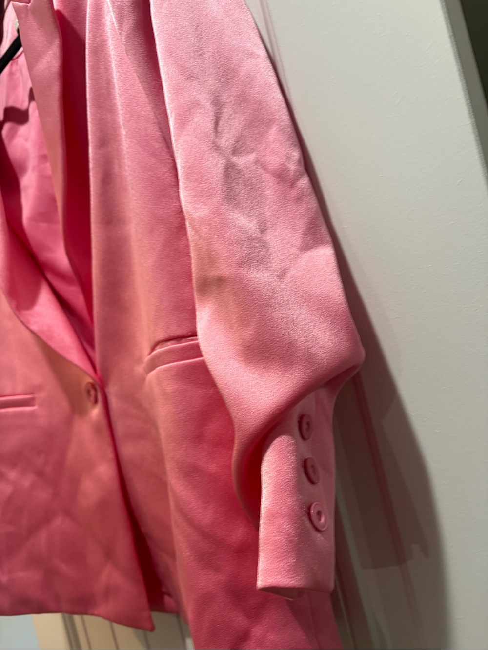 Alice + Olivia Shiny Pink Satin Single-Button Blazer - Picture 4 of 6